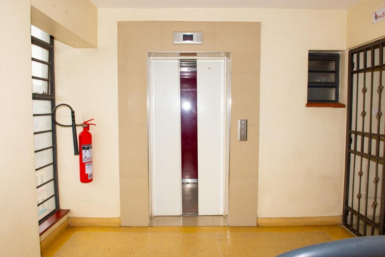 Mercy-Phillips Apartments Located At Eagle Tower Building Nairobi City Centre Zewnętrze zdjęcie